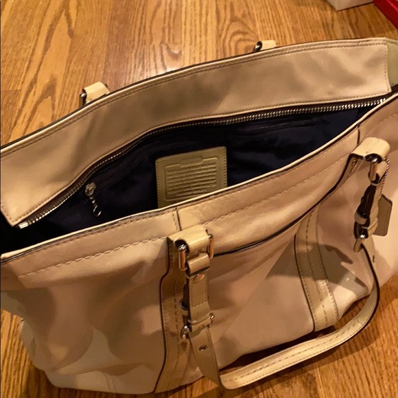 Coach cream colored leather tote bag - Picture 5 of 17